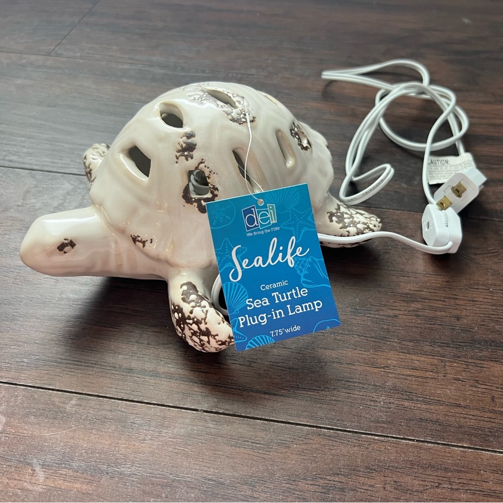 New With Tags Dei  Ceramic Sealife Sea Turtle Plug-in Lamp